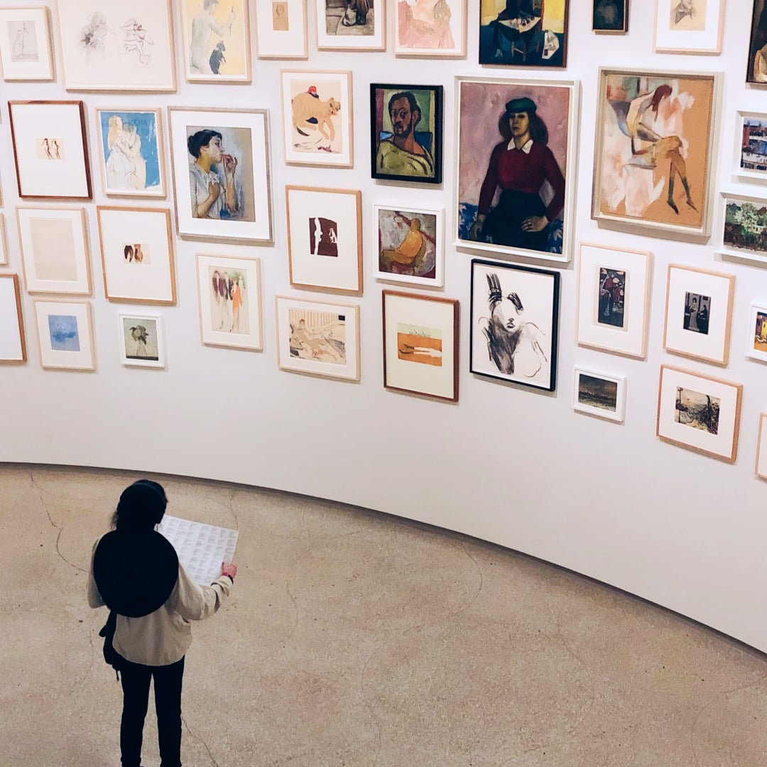 Professional artist thinking about high prices